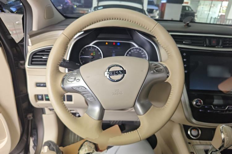 Used Nissan Murano 2019 2.5L XL Two-Wheel Drive Smart Connect Luxury Edition China VI Standard Steering Wheel