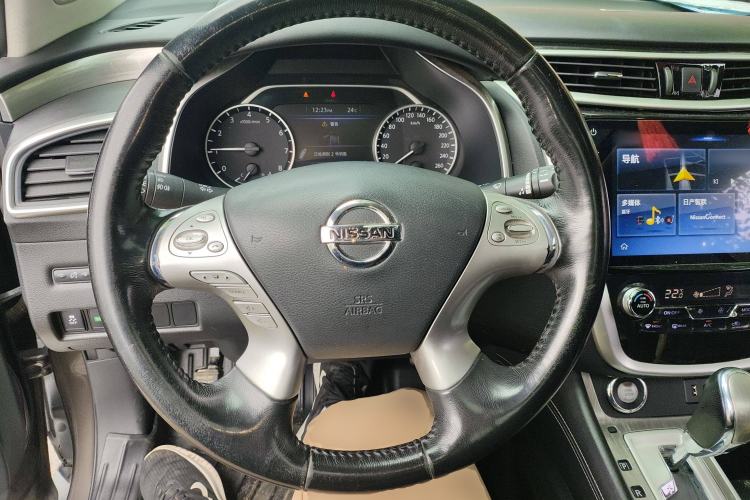Used Nissan Murano 2019 2.5L XL Two-Wheel Drive Smart Connect Luxury Edition China VI Standard Steering Wheel