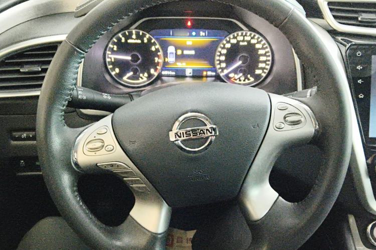 Used Nissan Murano 2019 2.5L XL Two-Wheel Drive Smart Connect Luxury Edition China VI Standard Steering Wheel