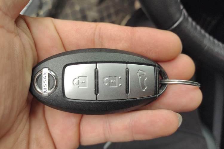 Used Nissan Murano 2019 2.5L XL Two-Wheel Drive Smart Connect Luxury Edition China VI Standard Vehicle Key