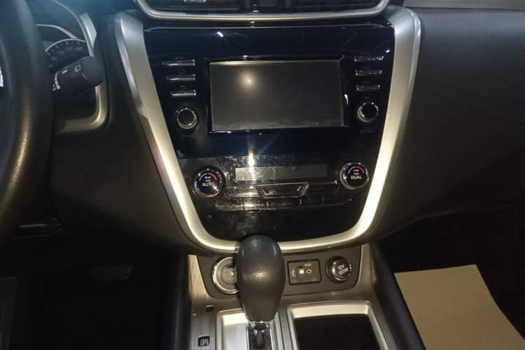 Used Nissan Murano 2021 2.5L XE Two-Wheel Drive Elite Edition Audio And AC Panel