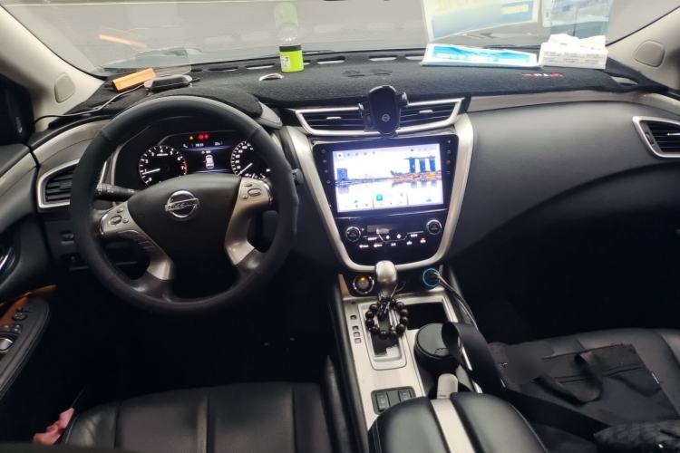 Used Nissan Murano 2021 2.5L XL Two-Wheel Drive Smart Connect Luxury Edition Center Console