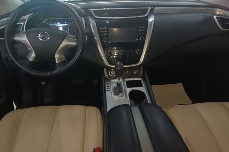 Used Nissan Murano 2021 2.5L XE Two-Wheel Drive Elite Edition Center Console