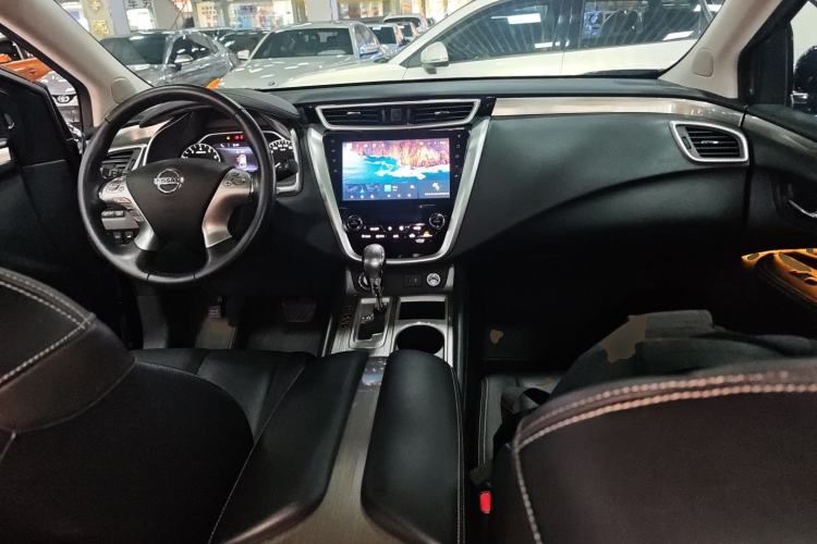 Used Nissan Murano 2021 2.5L XL Two-Wheel Drive Smart Connect Luxury Edition Center Console