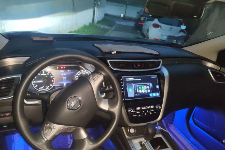 Used Nissan Murano 2021 2.5L XE Two-Wheel Drive Elite Edition Center Console