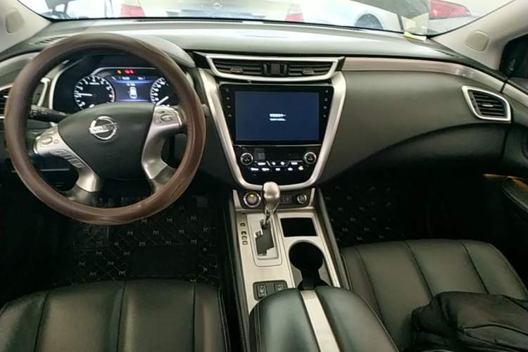 Used Nissan Murano 2021 2.5L XL Two-Wheel Drive Smart Connect Luxury Edition Center Console