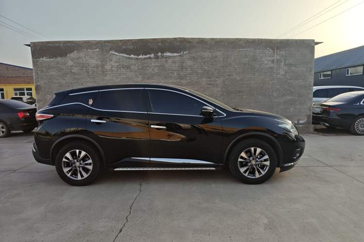 Used Nissan Murano 2021 2.5L XL Two-Wheel Drive Smart Connect Luxury Edition Exterior 2
