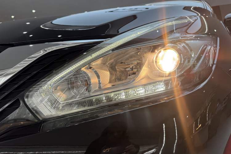 Used Nissan Murano 2021 2.5L XE Two-Wheel Drive Elite Edition Exterior 6
