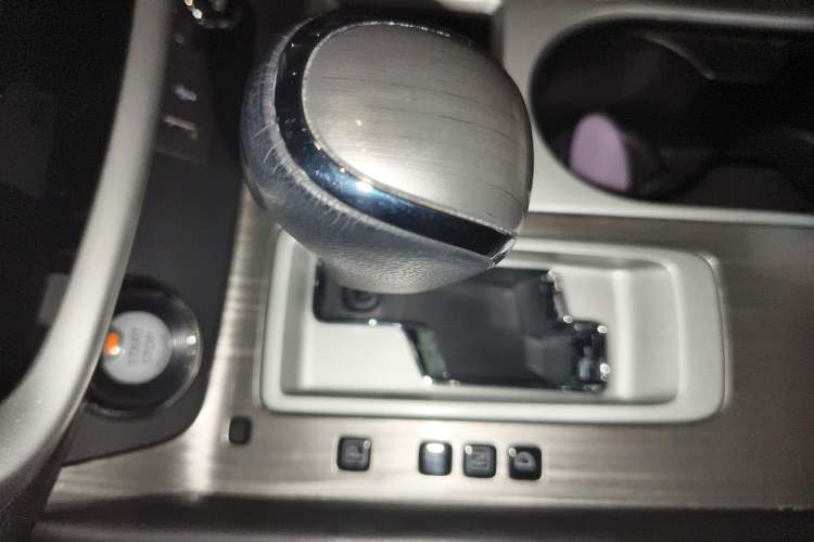 Used Nissan Murano 2021 2.5L XL Two-Wheel Drive Smart Connect Luxury Edition Gear Lever