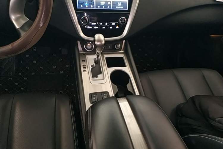Used Nissan Murano 2021 2.5L XL Two-Wheel Drive Smart Connect Luxury Edition Gear Lever