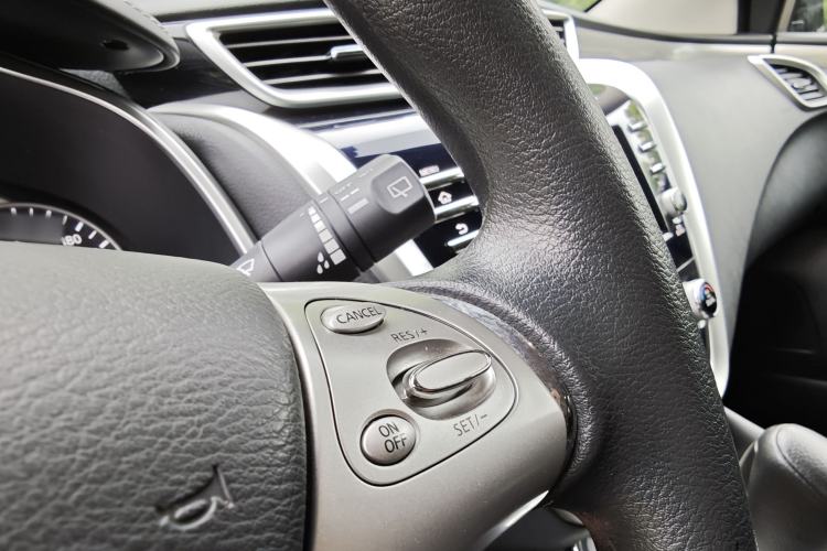 Used Nissan Murano 2021 2.5L XE Two-Wheel Drive Elite Edition Interior 10