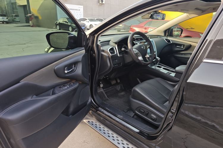 Used Nissan Murano 2021 2.5L XL Two-Wheel Drive Smart Connect Luxury Edition Interior 2