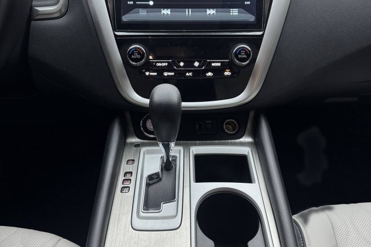 Used Nissan Murano 2021 2.5L XE Two-Wheel Drive Elite Edition Interior 4