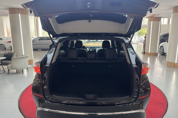 Used Nissan Murano 2021 2.5L XE Two-Wheel Drive Elite Edition Interior 6