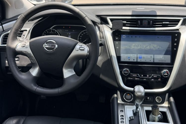 Used Nissan Murano 2021 2.5L XL Two-Wheel Drive Smart Connect Luxury Edition Interior 7