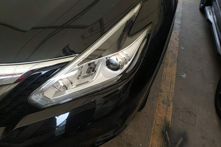 Used Nissan Murano 2021 2.5L XL Two-Wheel Drive Smart Connect Luxury Edition Left Front Headlight