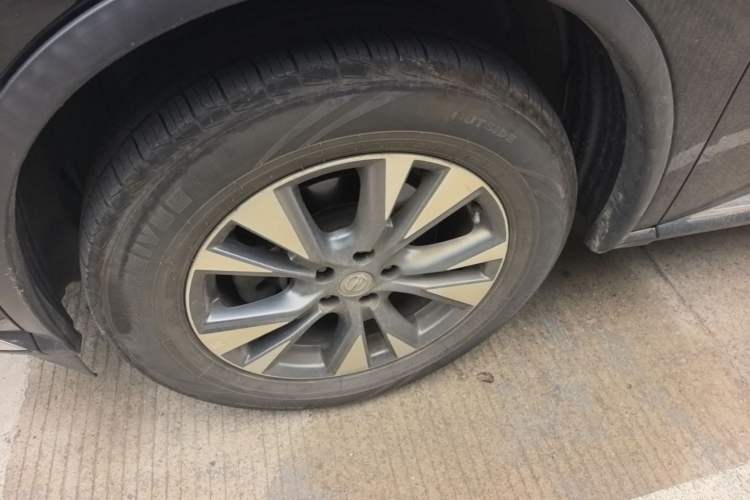 Used Nissan Murano 2021 2.5L XE Two-Wheel Drive Elite Edition Left Front Wheel Hub