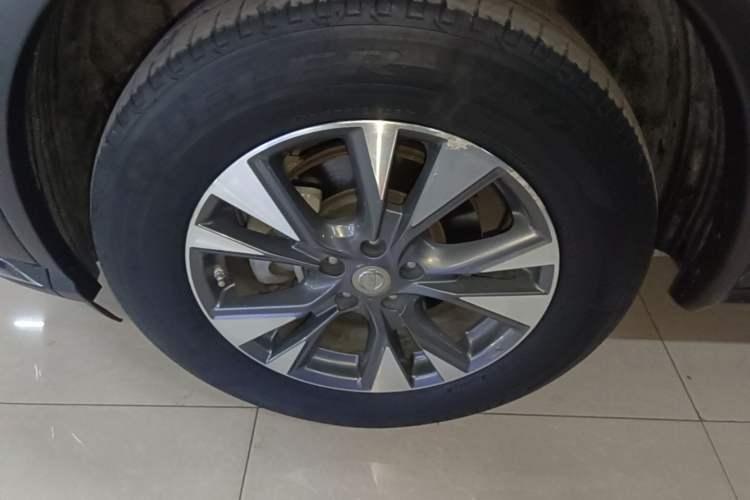 Used Nissan Murano 2021 2.5L XE Two-Wheel Drive Elite Edition Left Front Wheel Hub