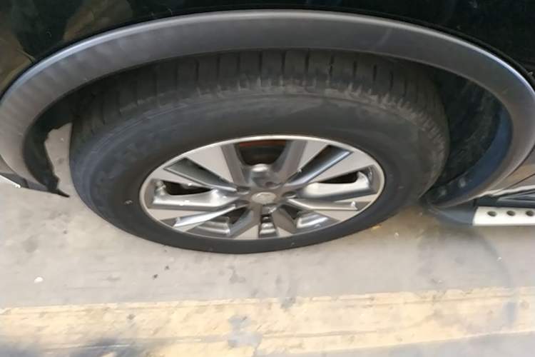 Used Nissan Murano 2021 2.5L XL Two-Wheel Drive Smart Connect Luxury Edition Left Front Wheel Hub