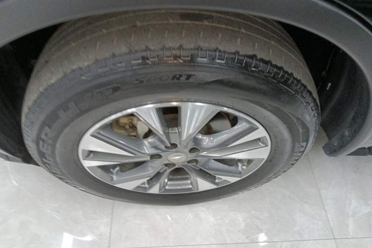 Used Nissan Murano 2021 2.5L XE Two-Wheel Drive Elite Edition Left Front Wheel Hub