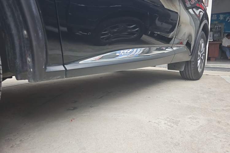 Used Nissan Murano 2021 2.5L XE Two-Wheel Drive Elite Edition Left Side Sill