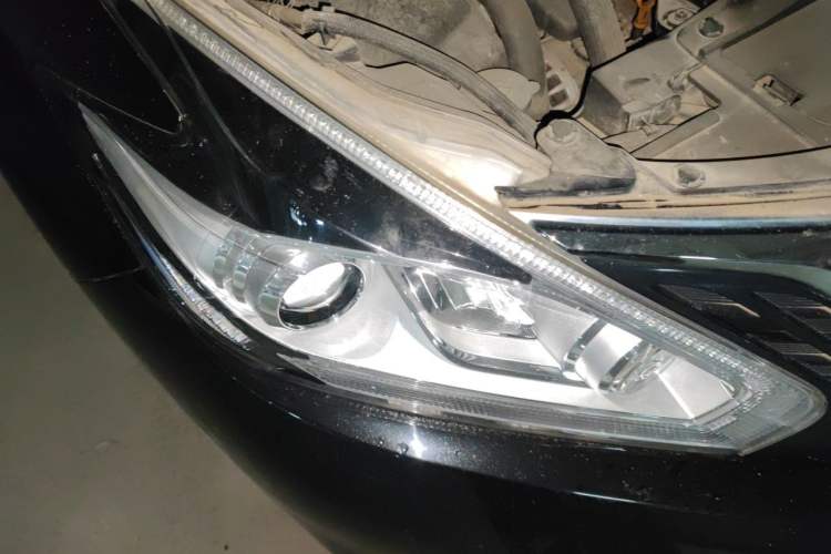 Used Nissan Murano 2021 2.5L XL Plus Two-Wheel Drive SmartConnect Leading Edition Right Front Headlight