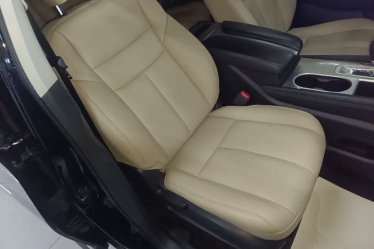 Used Nissan Murano 2021 2.5L XE Two-Wheel Drive Elite Edition Right Front Seat