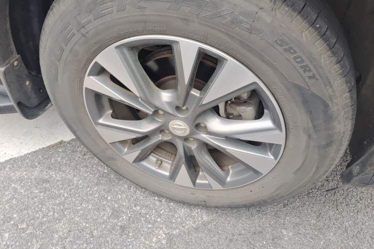 Used Nissan Murano 2021 2.5L XL Two-Wheel Drive Smart Connect Luxury Edition Right Front Wheel Hub