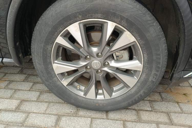 Used Nissan Murano 2021 2.5L XL Two-Wheel Drive Smart Connect Luxury Edition Right Front Wheel Hub