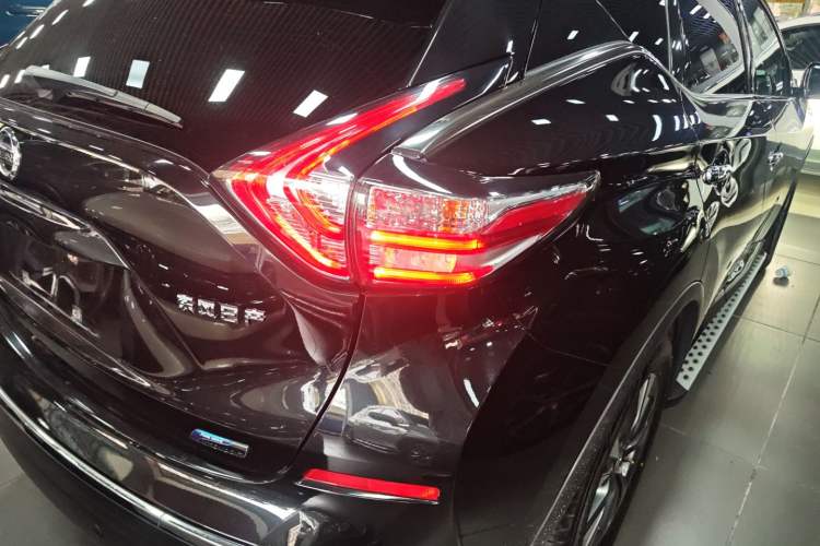 Used Nissan Murano 2021 2.5L XL Two-Wheel Drive Smart Connect Luxury Edition Right Rear Taillight