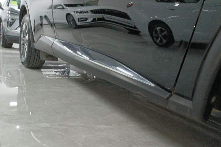 Used Nissan Murano 2021 2.5L XE Two-Wheel Drive Elite Edition Right Side Sill