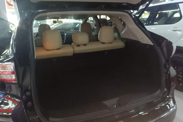 Used Nissan Murano 2021 2.5L XE Two-Wheel Drive Elite Edition Trunk