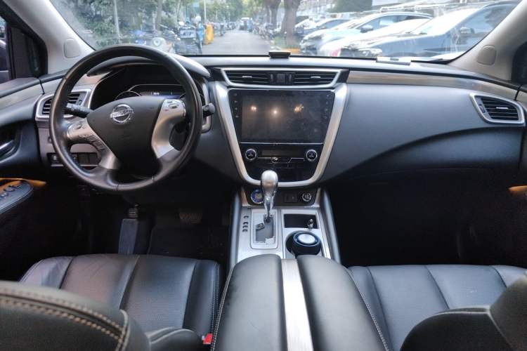 Used Nissan Murano 2021 2.5L XL Two-Wheel Drive Smart Connect Luxury Edition Center Console