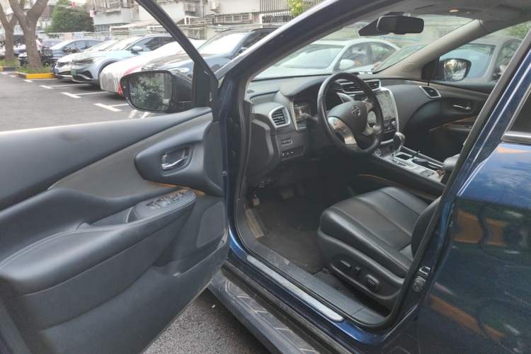 Used Nissan Murano 2021 2.5L XL Two-Wheel Drive Smart Connect Luxury Edition Driver Seat
