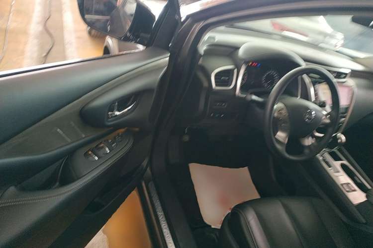 Used Nissan Murano 2021 2.5L XL Two-Wheel Drive Smart Connect Luxury Edition Driver Seat