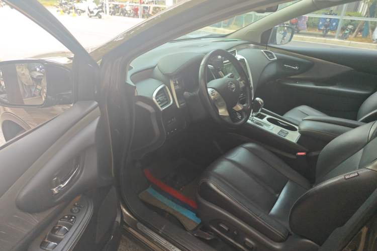 Used Nissan Murano 2021 2.5L XL Two-Wheel Drive Smart Connect Luxury Edition Driver Seat