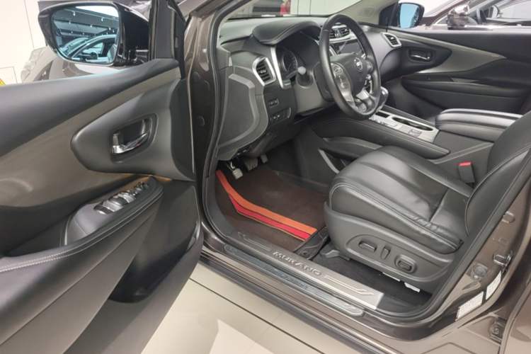 Used Nissan Murano 2021 2.5L XL Two-Wheel Drive Smart Connect Luxury Edition Driver Seat