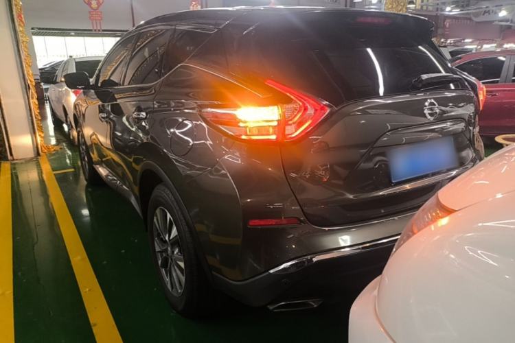 Used Nissan Murano 2021 2.5L XE Two-Wheel Drive Elite Edition Exterior 2