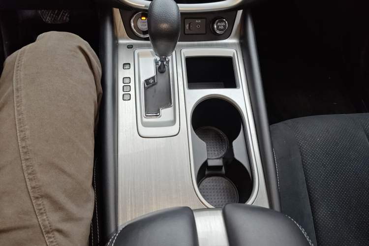 Used Nissan Murano 2021 2.5L XE Two-Wheel Drive Elite Edition Gear Lever