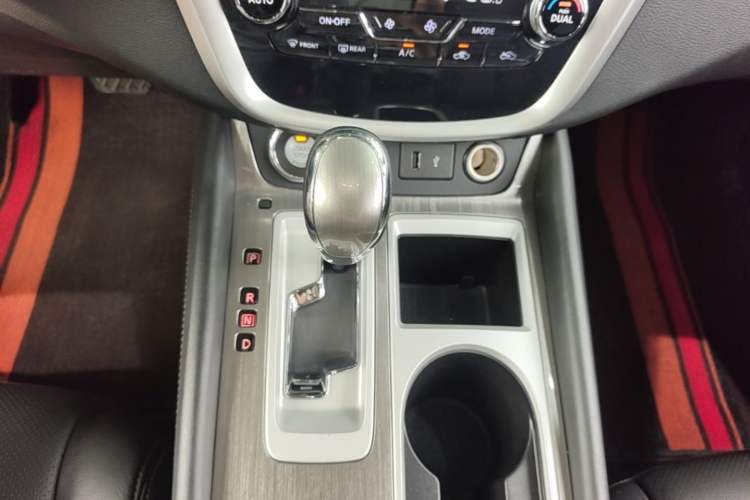Used Nissan Murano 2021 2.5L XL Two-Wheel Drive Smart Connect Luxury Edition Gear Lever