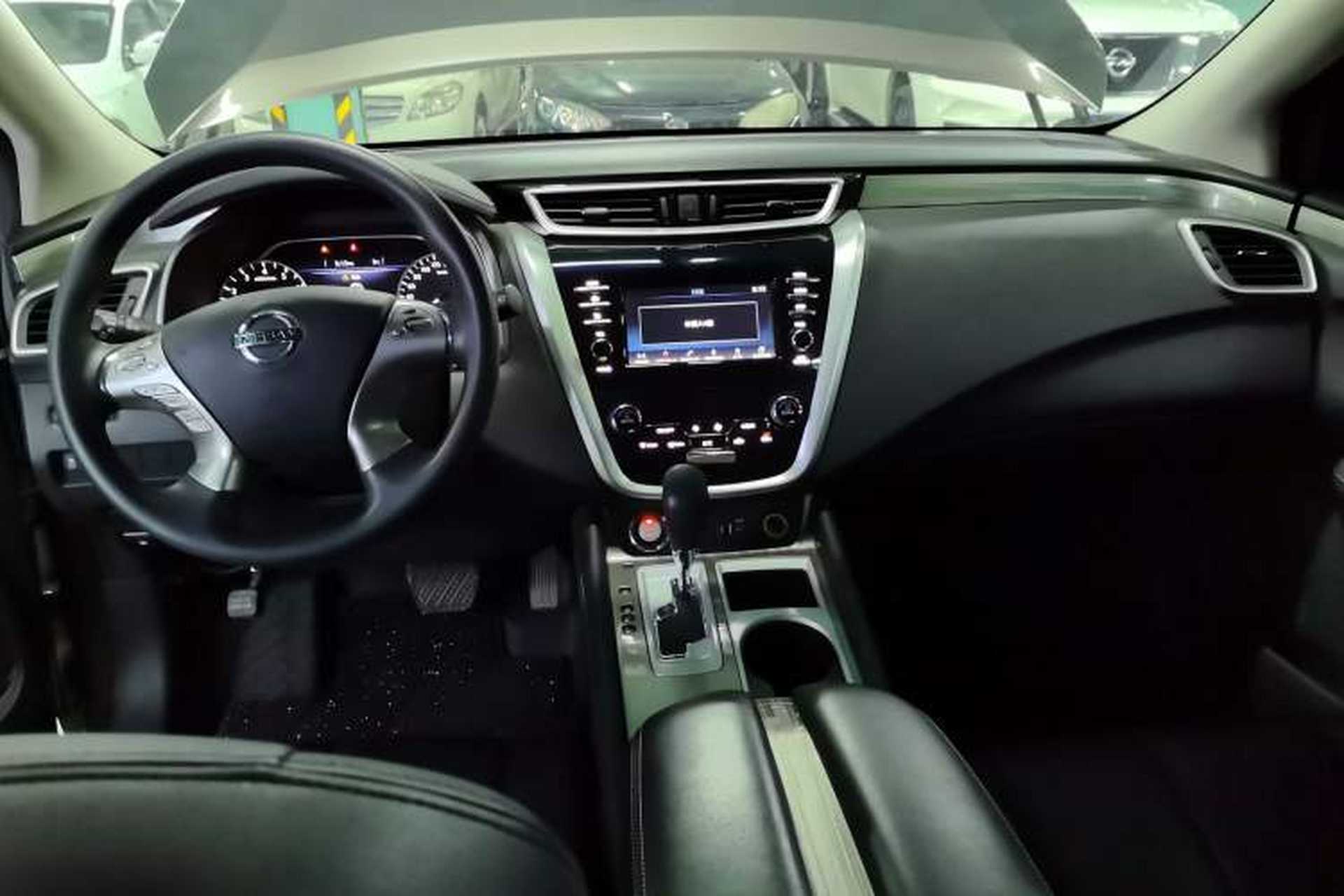 Used Nissan Murano 2021 2.5L XE Two-Wheel Drive Elite Edition Interior 2