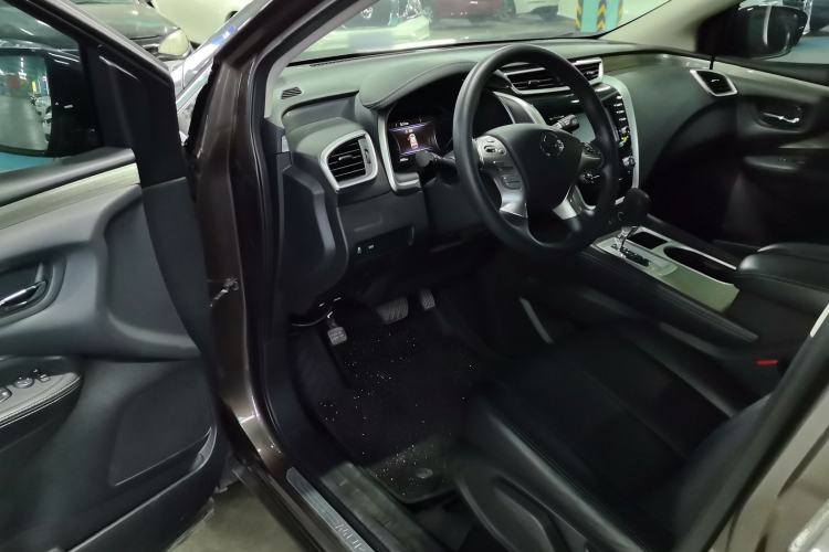 Used Nissan Murano 2021 2.5L XE Two-Wheel Drive Elite Edition Interior 3