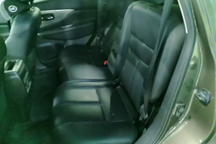 Used Nissan Murano 2021 2.5L XE Two-Wheel Drive Elite Edition Interior 4