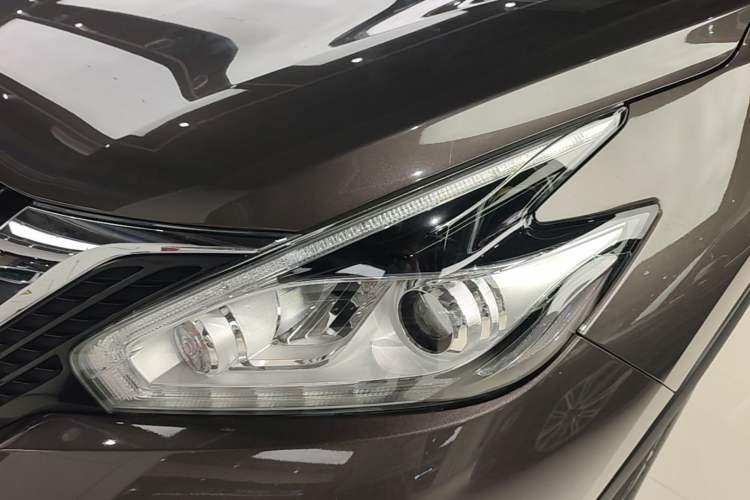Used Nissan Murano 2021 2.5L XL Two-Wheel Drive Smart Connect Luxury Edition Left Front Headlight
