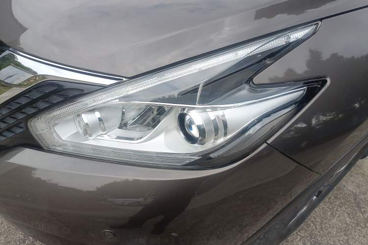 Used Nissan Murano 2021 2.5L XL Two-Wheel Drive Smart Connect Luxury Edition Left Front Headlight