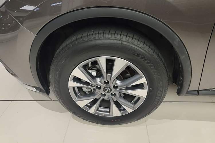 Used Nissan Murano 2021 2.5L XL Two-Wheel Drive Smart Connect Luxury Edition Left Front Wheel Hub