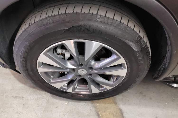 Used Nissan Murano 2021 2.5L XE Two-Wheel Drive Elite Edition Left Front Wheel Hub