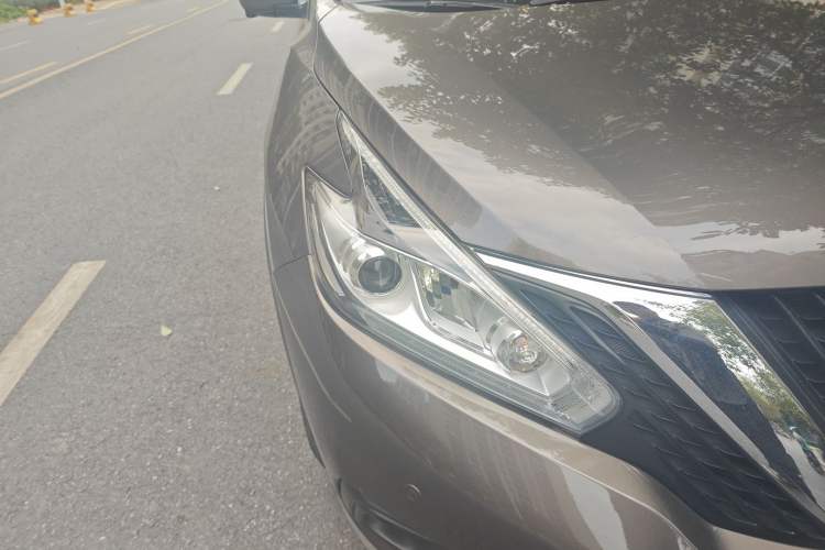 Used Nissan Murano 2021 2.5L XL Two-Wheel Drive Smart Connect Luxury Edition Right Front Headlight