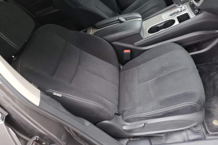 Used Nissan Murano 2021 2.5L XE Two-Wheel Drive Elite Edition Right Front Seat