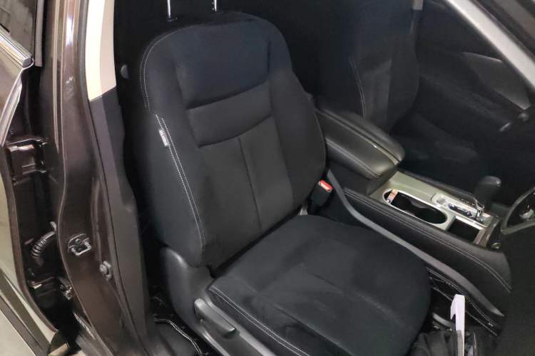 Used Nissan Murano 2021 2.5L XE Two-Wheel Drive Elite Edition Right Front Seat